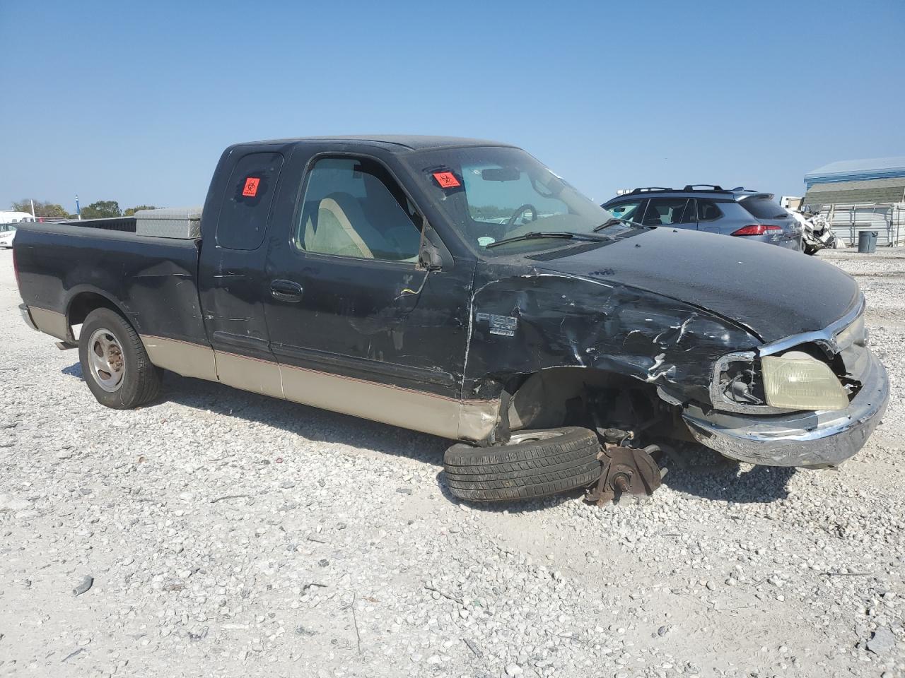 2000 Ford F-150 VIN 1FTRX17W9YNC18326 Copart auction photo, all over damage thumbnail 4