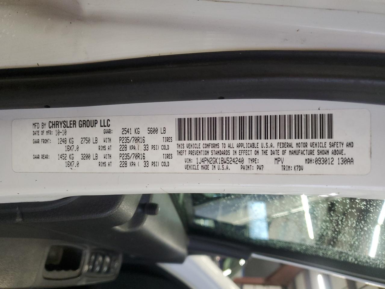 2011 Jeep Liberty (North America) VIN 1J4PN2GK1BW524240 Copart auction photo, side / minor dent/scratches damage thumbnail 13