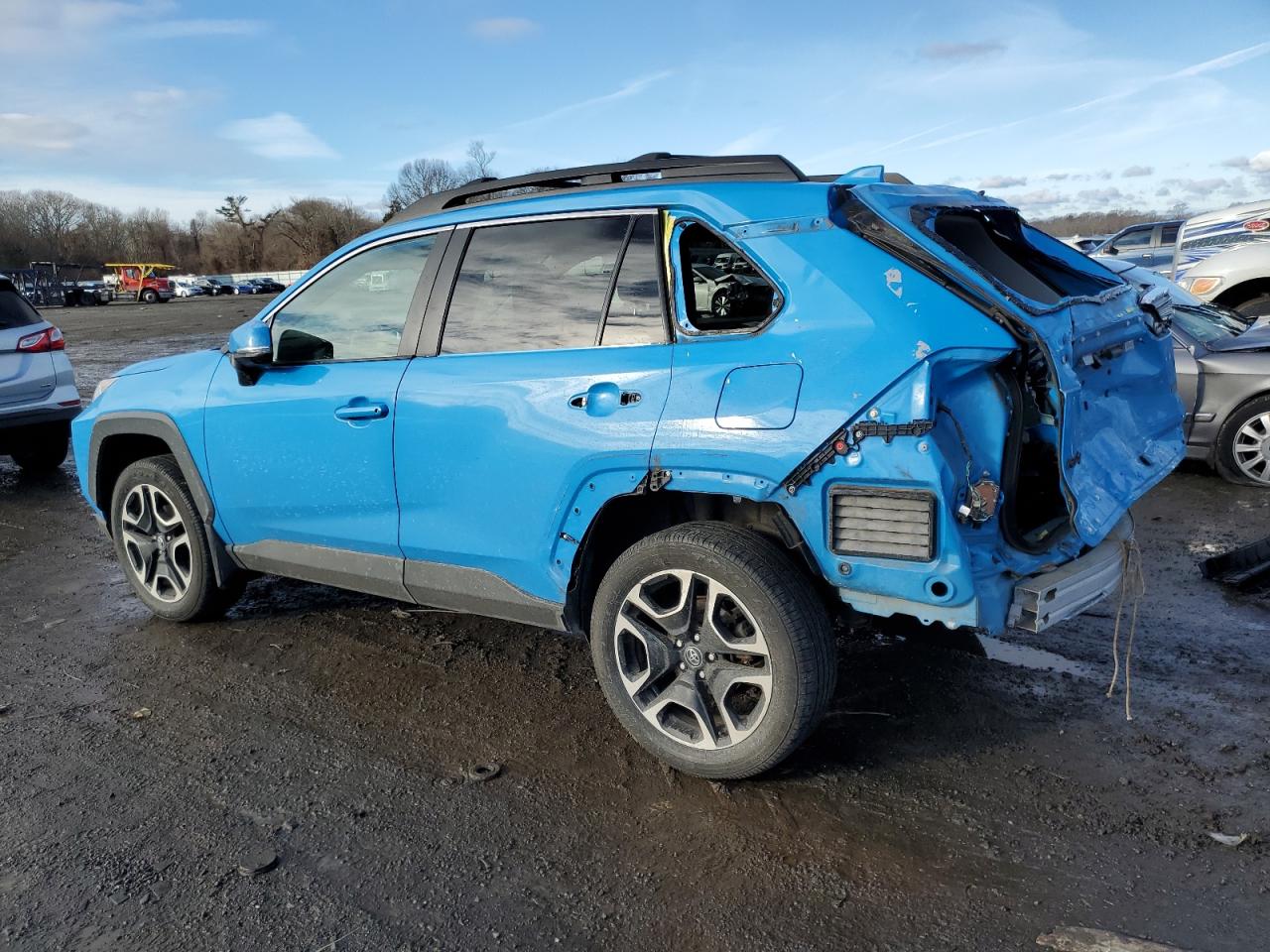 2019 Toyota RAV 4 VIN 2T3J1RFV8KW019824 Copart auction photo, rear end / minor dent/scratches damage thumbnail 2