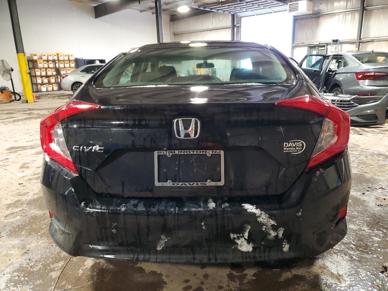 2018 Honda Civic VIN 19XFC2F58JE200682 Copart auction photo, front end damage thumbnail 6