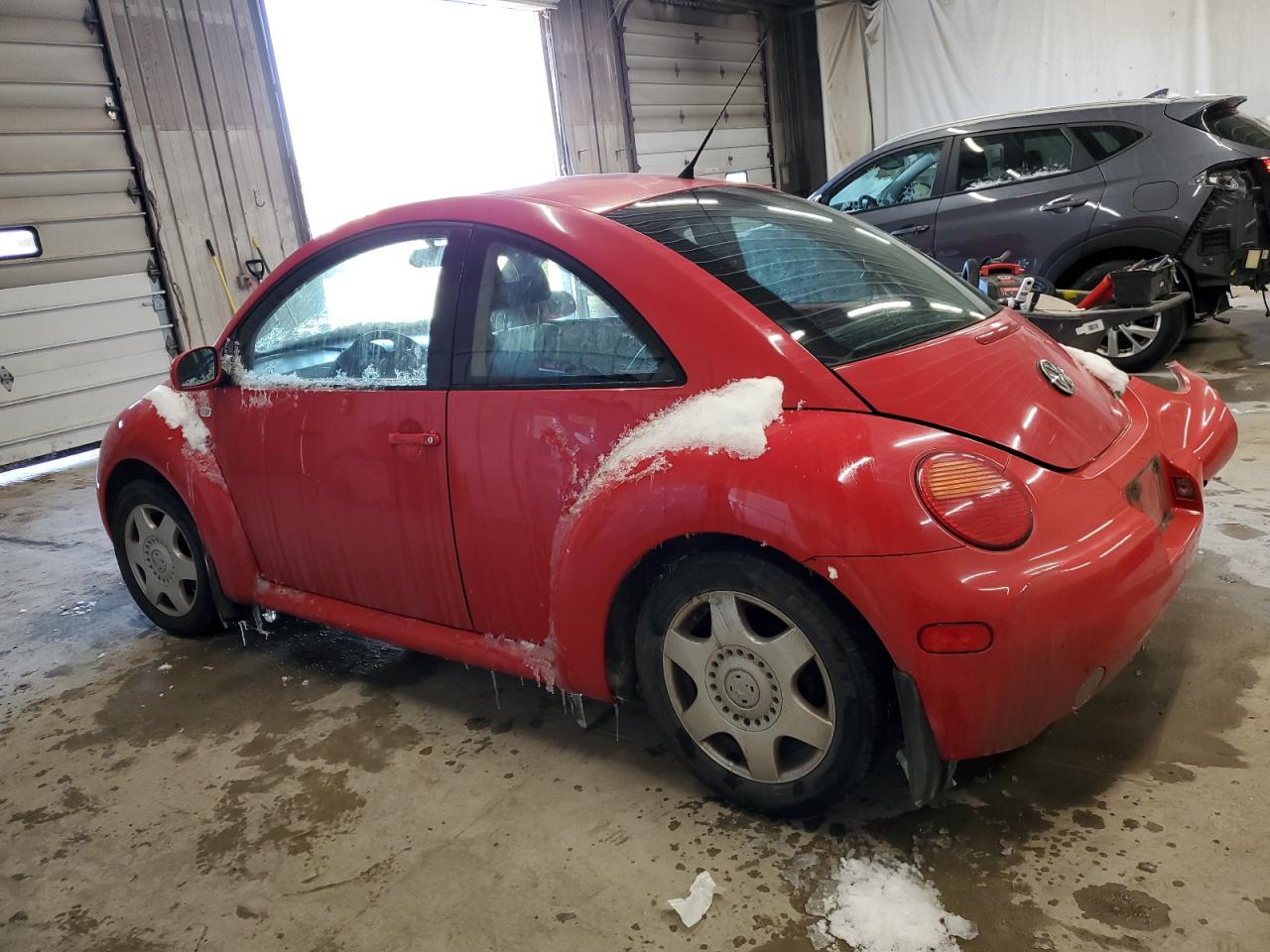 2001 Volkswagen Beetle VIN 3VWCP21CX1M462932 Copart auction photo, rear end / front end damage thumbnail 2