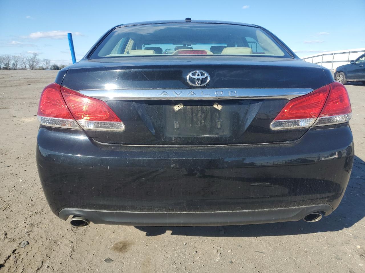 2011 Toyota Avalon VIN 4T1BK3DB8BU372533 Copart auction photo, front end / minor dent/scratches damage thumbnail 6