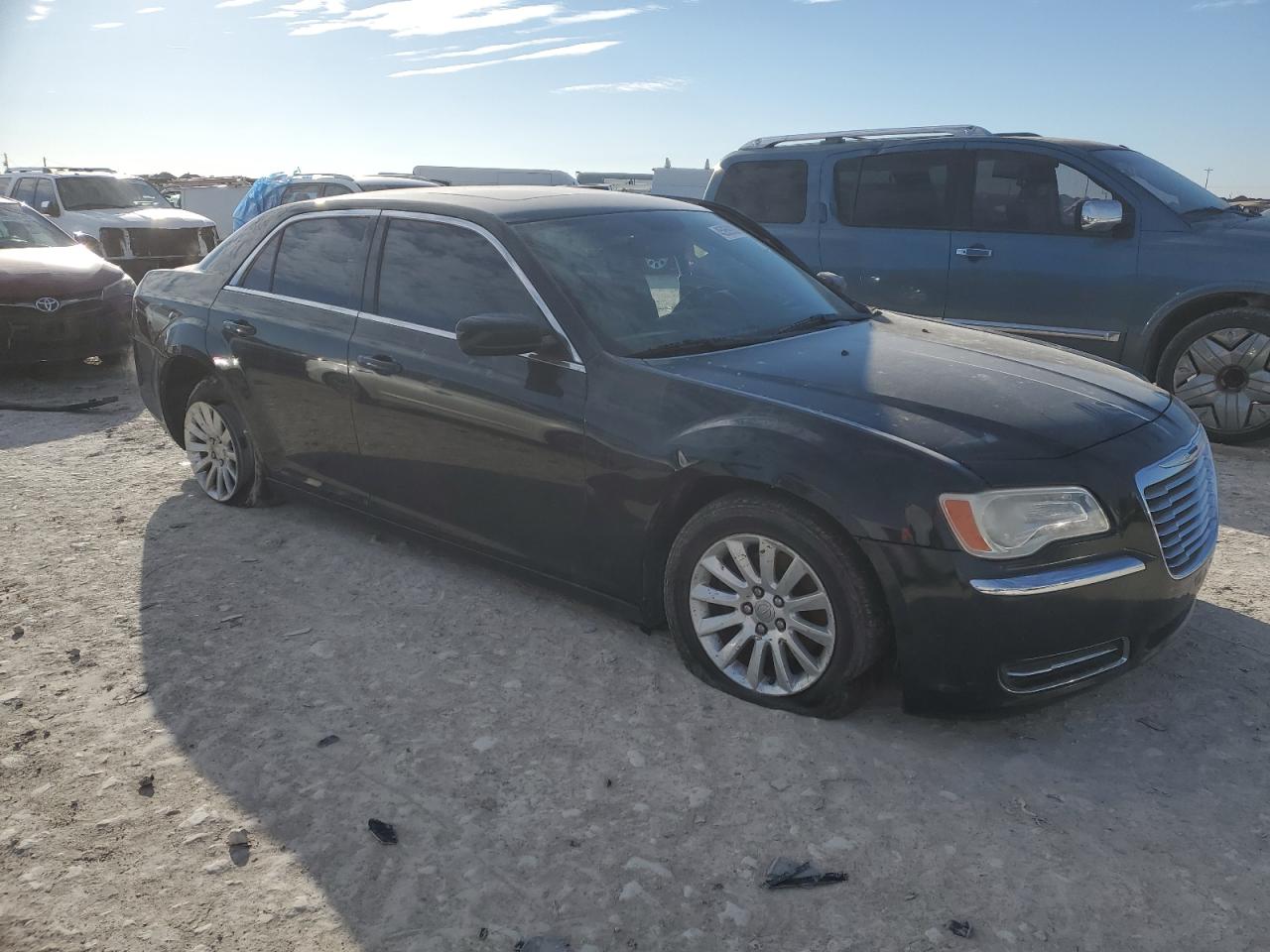 2014 Chrysler 300 VIN 2C3CCAAG8EH105768 Copart auction photo, side / front end damage thumbnail 4