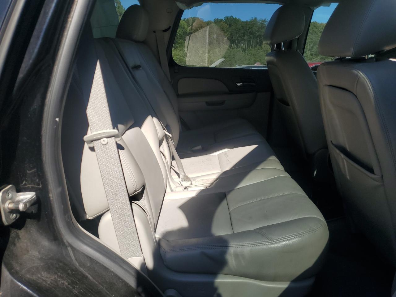2011 Chevrolet Tahoe VIN 1GNSKBE07BR267794 Copart auction photo, all over damage thumbnail 12