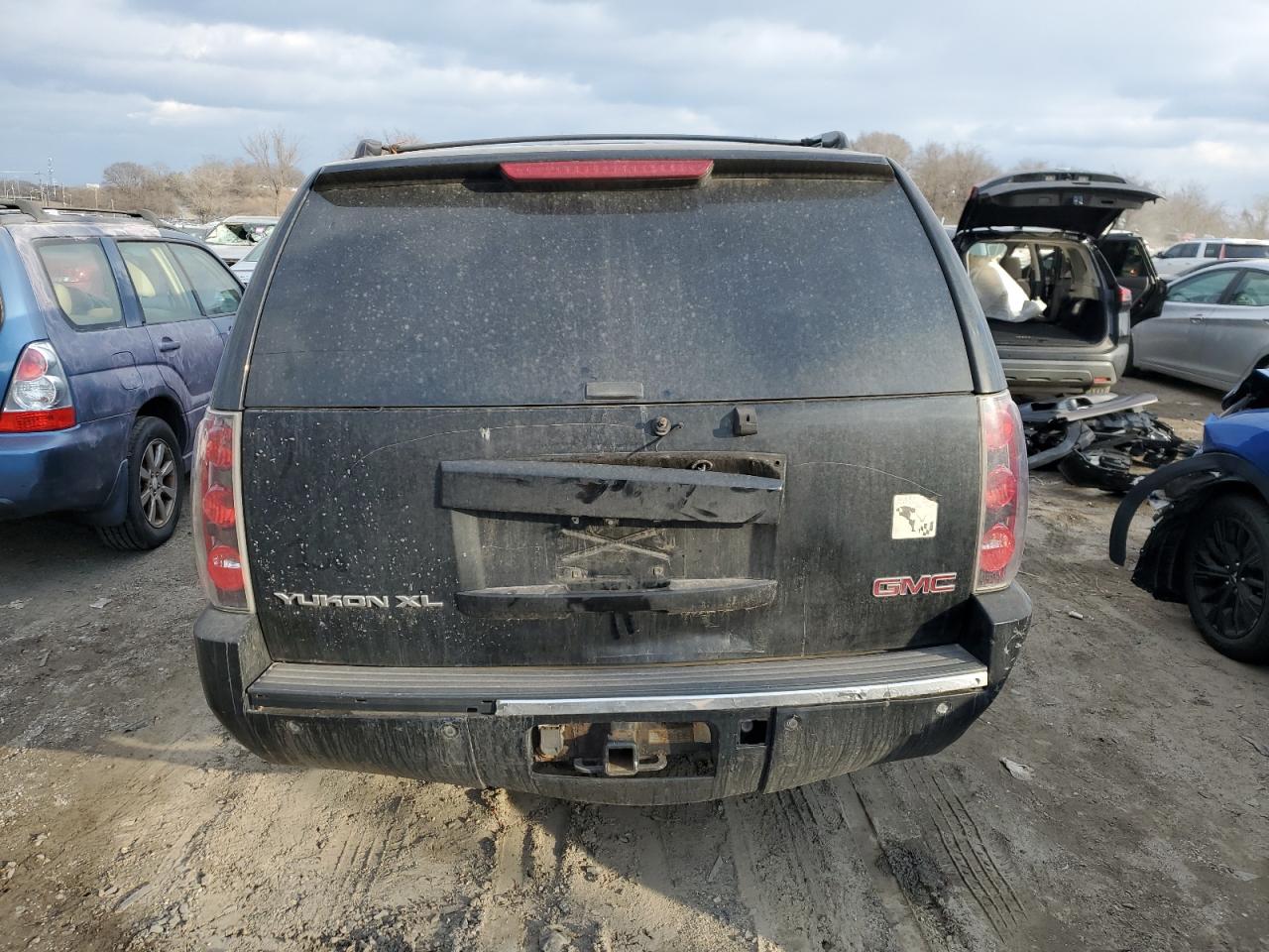 2007 GMC Yukon VIN 1GKFK66877J392830 Copart auction photo, front end / side damage thumbnail 6