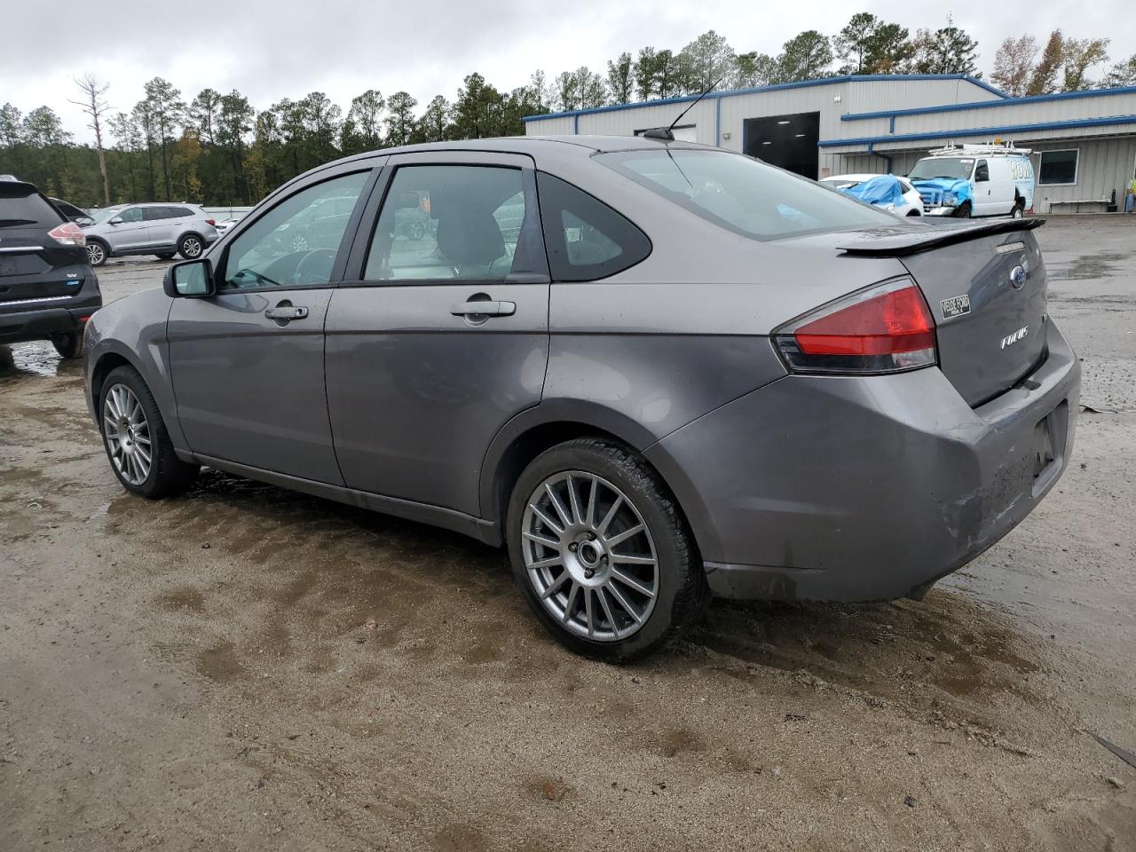 2011 Ford Focus VIN 1FAHP3GN2BW165569 Copart auction photo, front end / rear end damage thumbnail 2