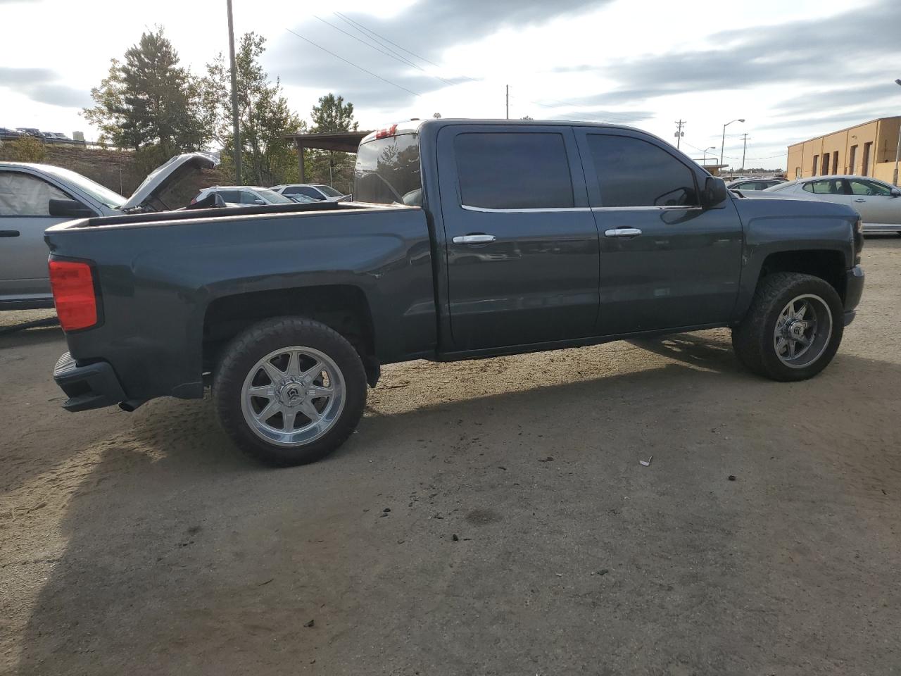 2018 Chevrolet Silverado VIN 3GCUKREC9JG135316 Copart auction photo, rear end damage thumbnail 3