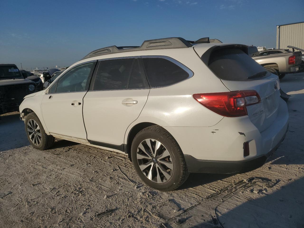 2016 Subaru Outback VIN 4S4BSBNCXG3331965 Copart auction photo, front end / minor dent/scratches damage thumbnail 2