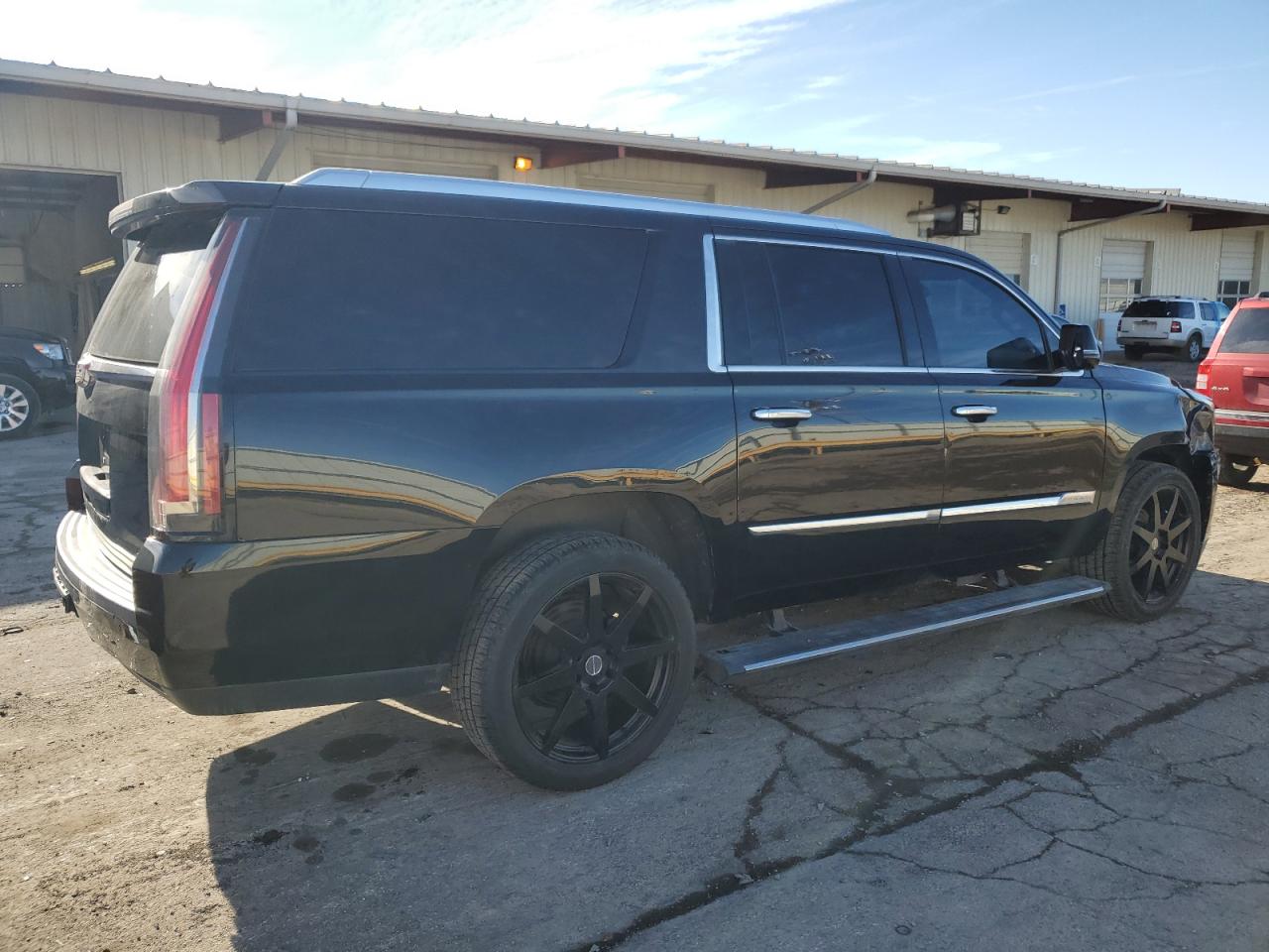 2015 Cadillac Escalade VIN 1GYS3TKJ3FR615759 Copart auction photo, front end damage thumbnail 3