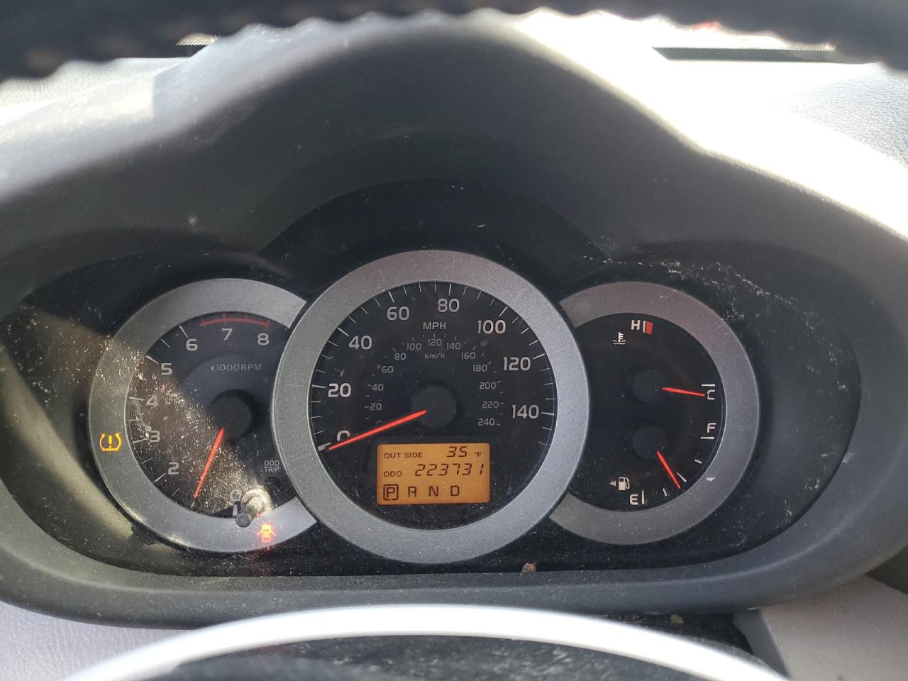 2006 Toyota RAV 4 VIN JTMBK31V466006257 Copart auction photo, normal wear / minor dent/scratches damage thumbnail 9