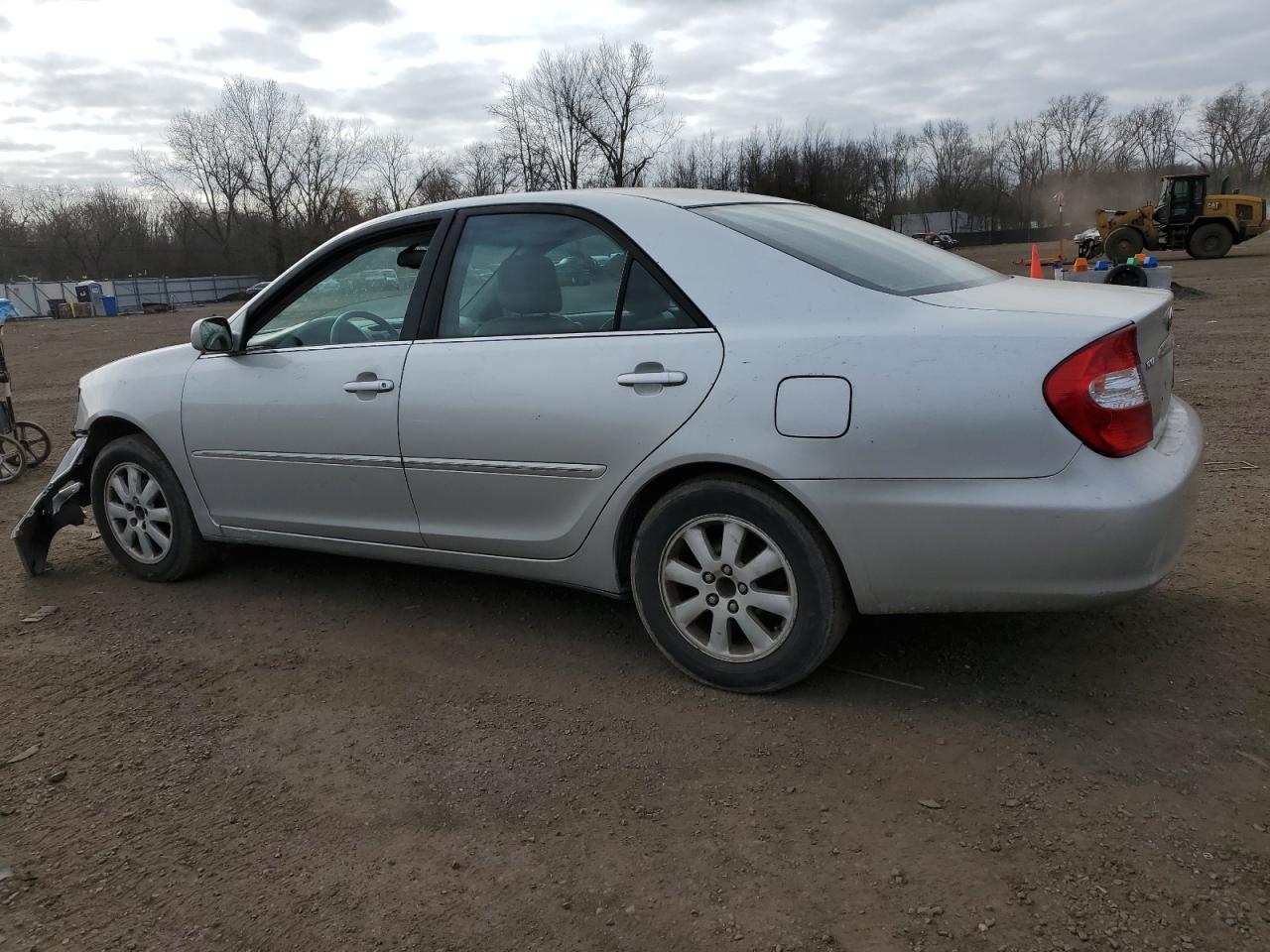 2004 Toyota Camry VIN 4T1BE30K64U289523 Copart auction photo, front end damage thumbnail 2