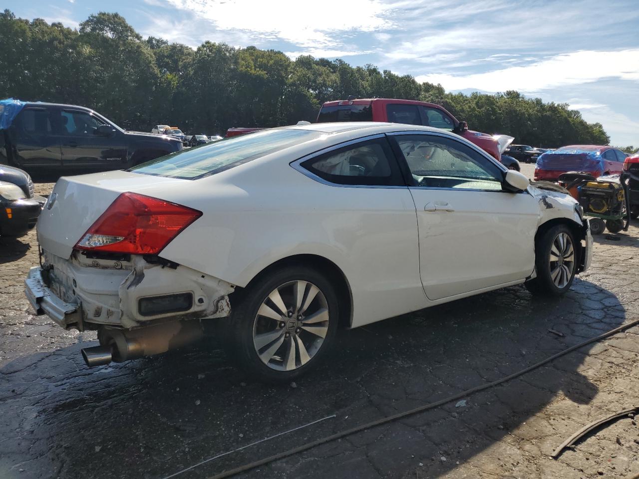 2012 Honda Accord VIN 1HGCS1B82CA013302 Copart auction photo, front end / rear end damage thumbnail 3