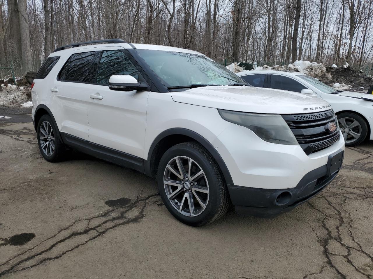 2015 Ford Explorer VIN 1FM5K8D82FGA59951 Copart auction photo, minor dent/scratches damage thumbnail 4