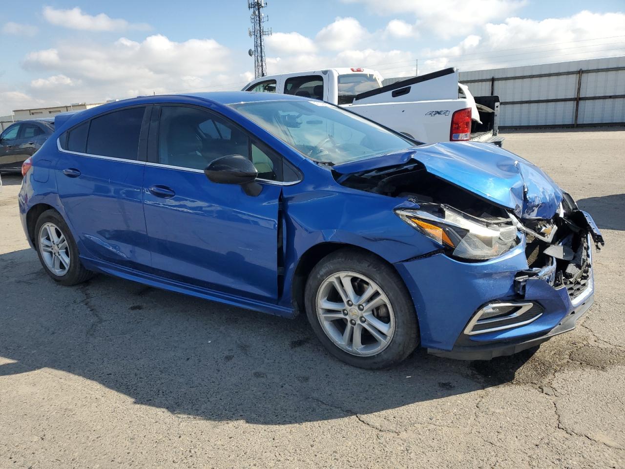 2017 Chevrolet Cruze VIN 3G1BE6SM4HS565555 Copart auction photo, front end / side damage thumbnail 4