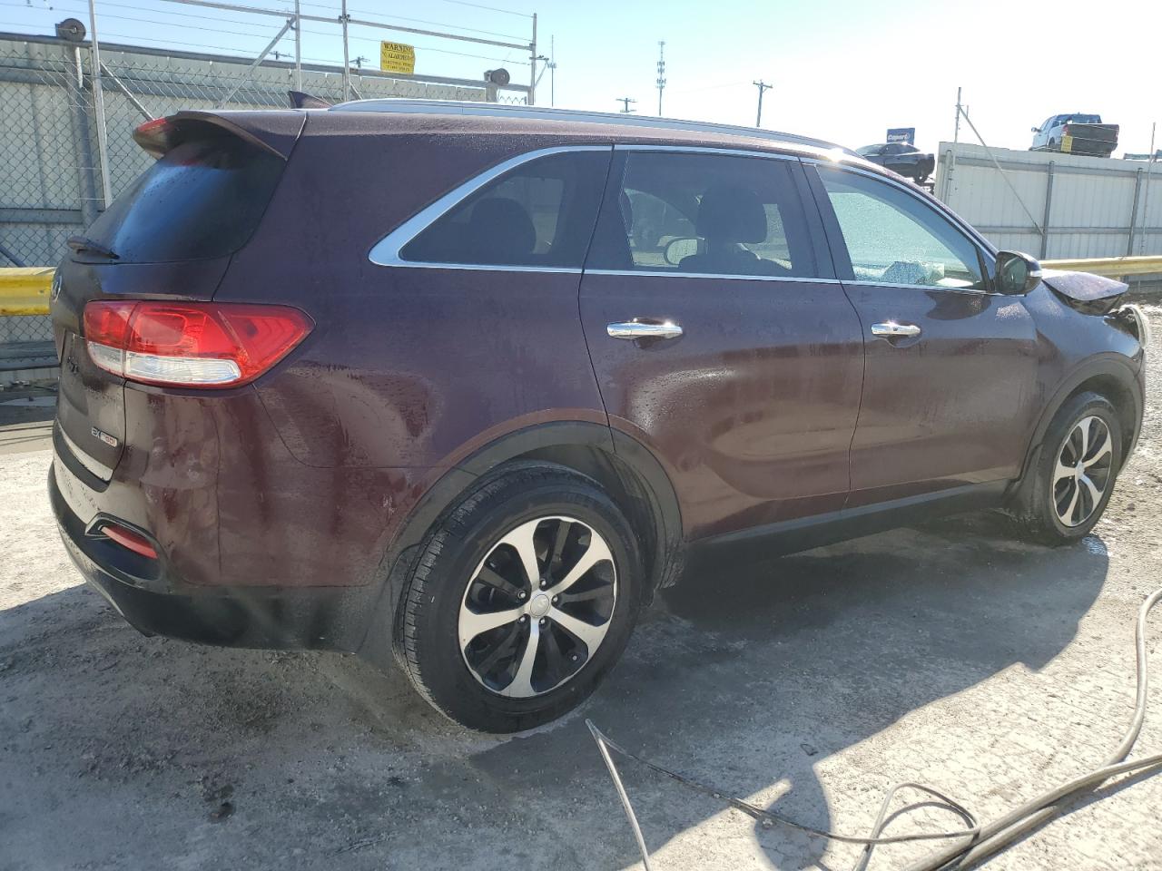 2017 KIA Sorento VIN 5XYPH4A17HG276137 Copart auction photo, front end damage thumbnail 3