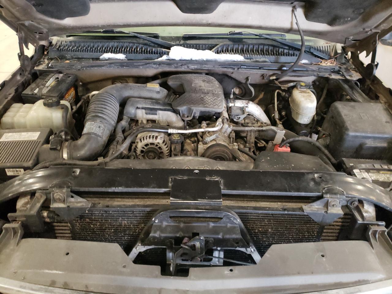 2005 Chevrolet Silverado VIN 1GCHK29285E186944 Copart auction photo, all over damage thumbnail 11