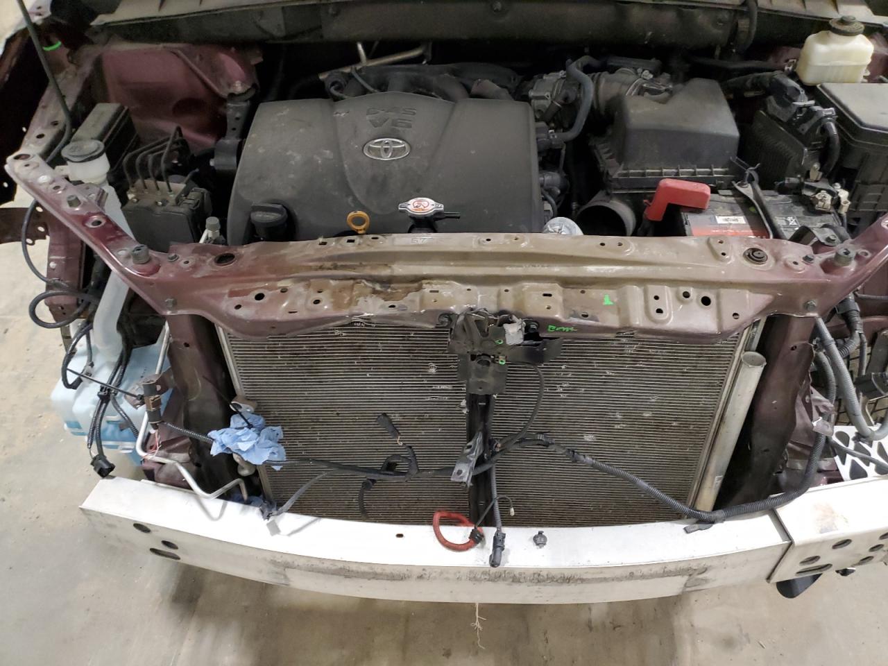 2019 Toyota Highlander VIN 5TDJZRFH0KS944506 Copart auction photo, front end / side damage thumbnail 12