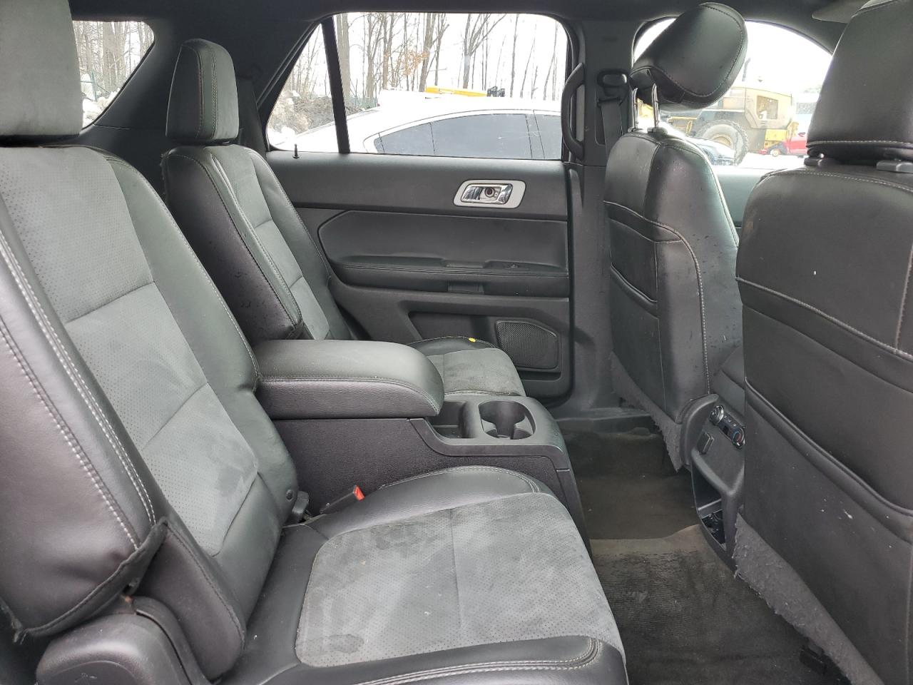 2015 Ford Explorer VIN 1FM5K8D82FGA59951 Copart auction photo, minor dent/scratches damage thumbnail 11