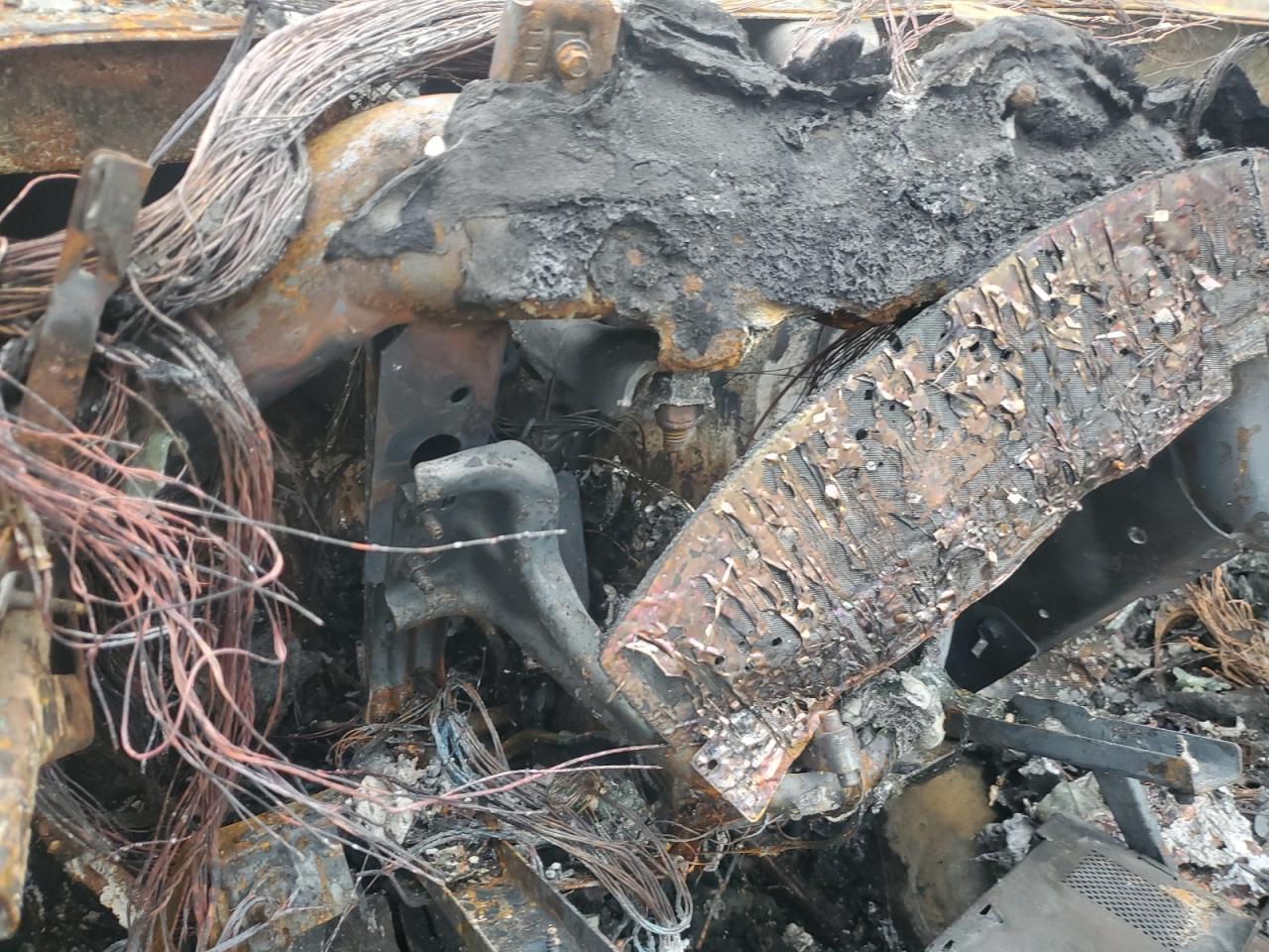 2007 Cadillac Escalade VIN 1GYFK66887R199156 Copart auction photo, burn / burn - engine damage thumbnail 9