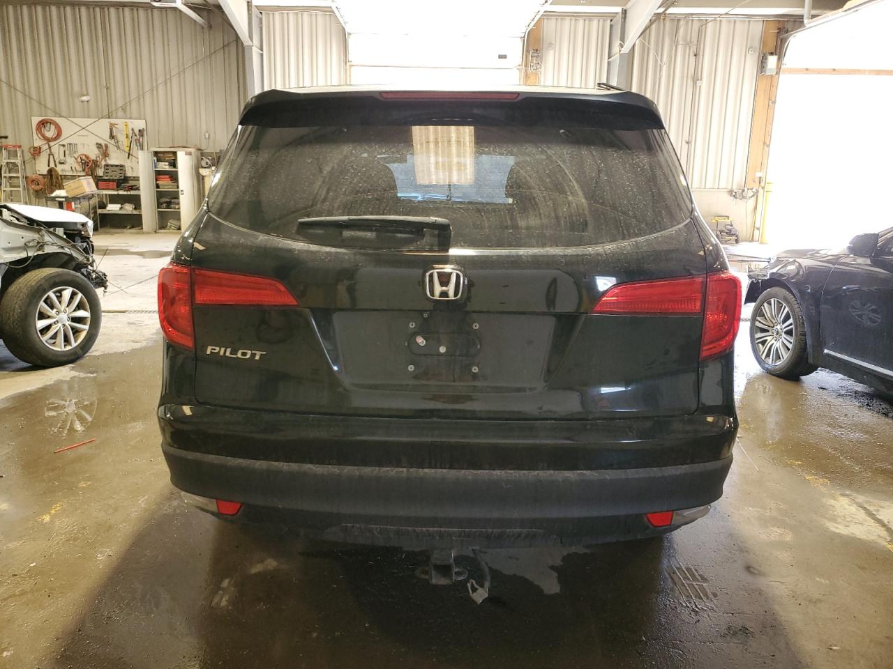 2017 Honda Pilot VIN 5FNYF5H15HB023590 Copart auction photo, front end damage thumbnail 6