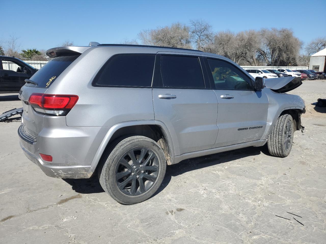 2020 Jeep Grand Cherokee VIN 1C4RJEAG9LC245508 Copart auction photo, front end / minor dent/scratches damage thumbnail 3