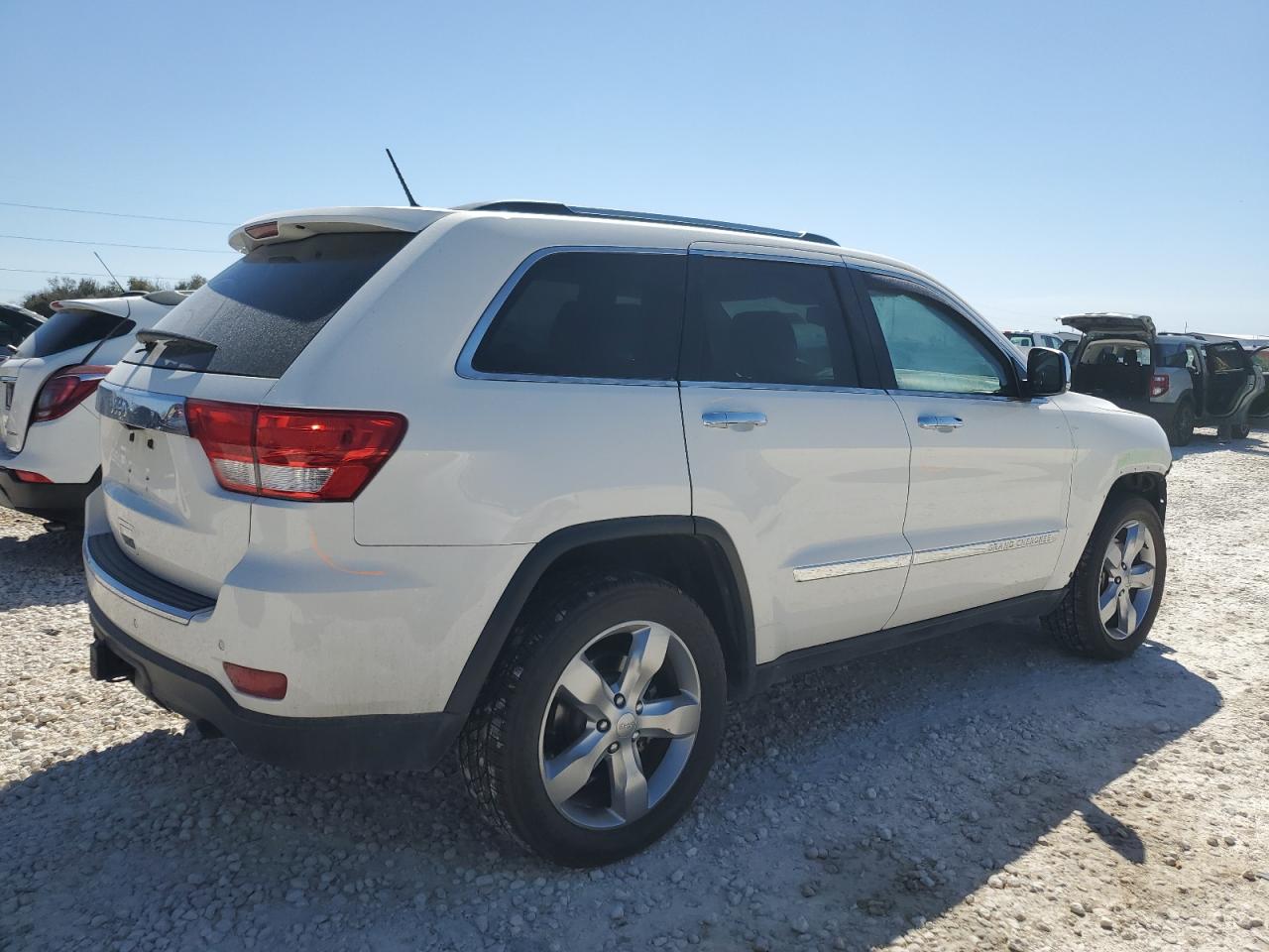 2012 Jeep Grand Cherokee VIN 1C4RJFCT9CC346757 Copart auction photo, front end / minor dent/scratches damage thumbnail 3