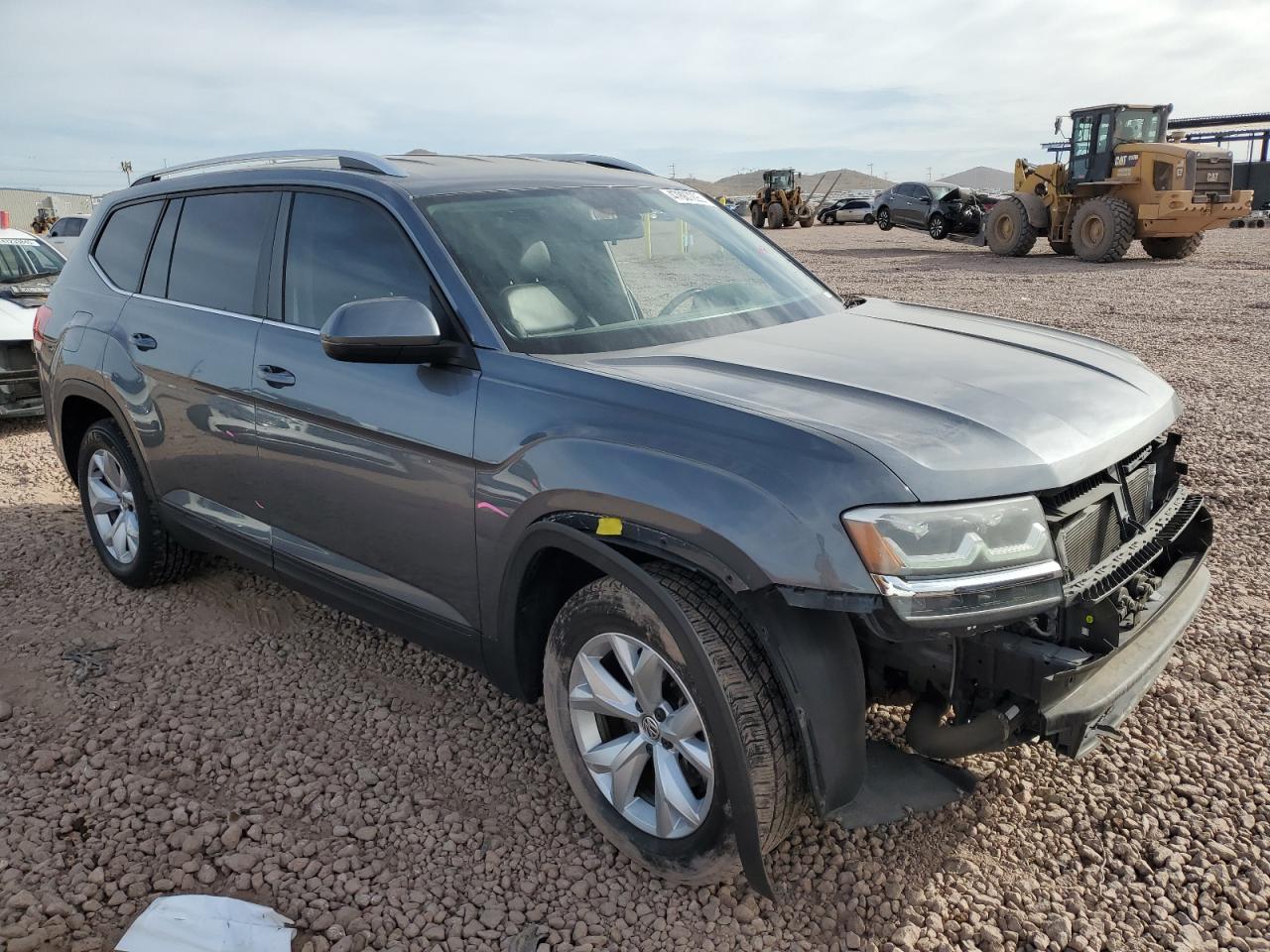 2018 Volkswagen Atlas VIN 1V2CP2CA9JC599228 Copart auction photo, side / front end damage thumbnail 4