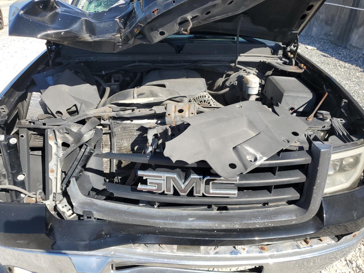 2010 GMC Sierra VIN 3GTRKVE32AG241413 Copart auction photo, front end damage thumbnail 13