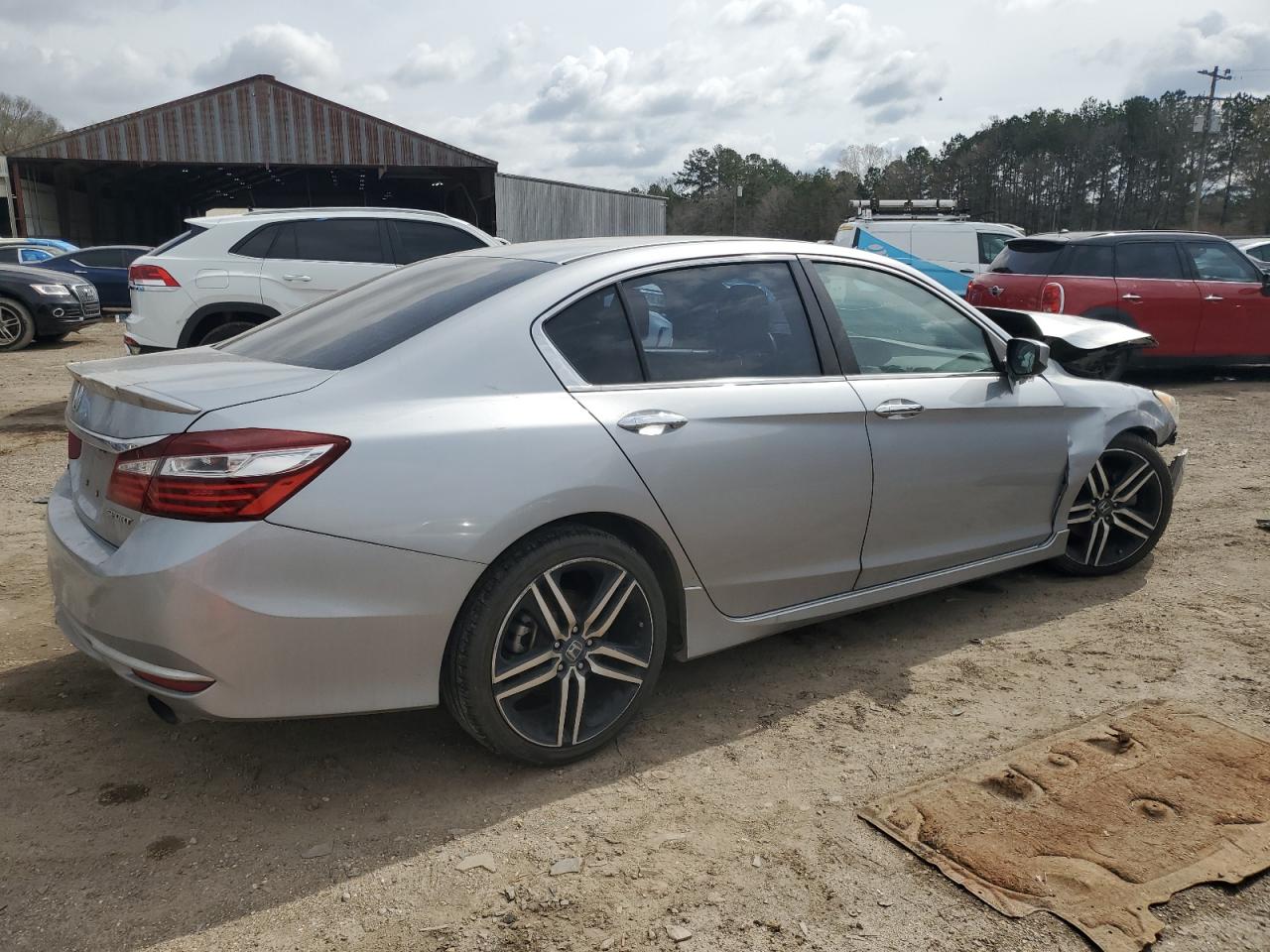 2017 Honda Accord VIN 1HGCR2F5XHA046671 Copart auction photo, front end damage thumbnail 3