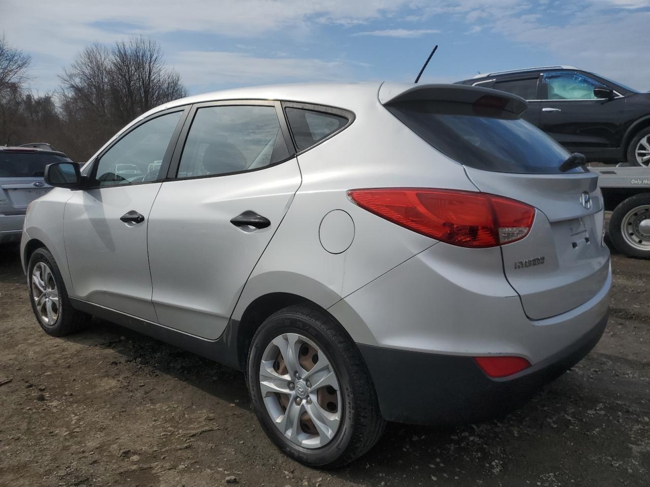 2010 Hyundai Tucson VIN KM8JT3AC1AU087838 Copart auction photo, minor dent/scratches damage thumbnail 2
