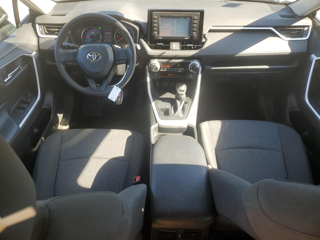 2021 Toyota RAV 4 VIN 2T3P1RFV4MW142114 Copart auction photo, front end / minor dent/scratches damage thumbnail 8