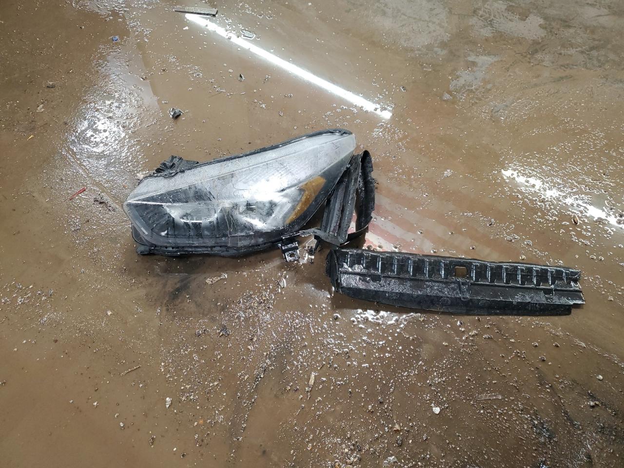 2019 Ford Escape VIN 1FMCU9HD6KUB75812 Copart auction photo, front end damage thumbnail 12