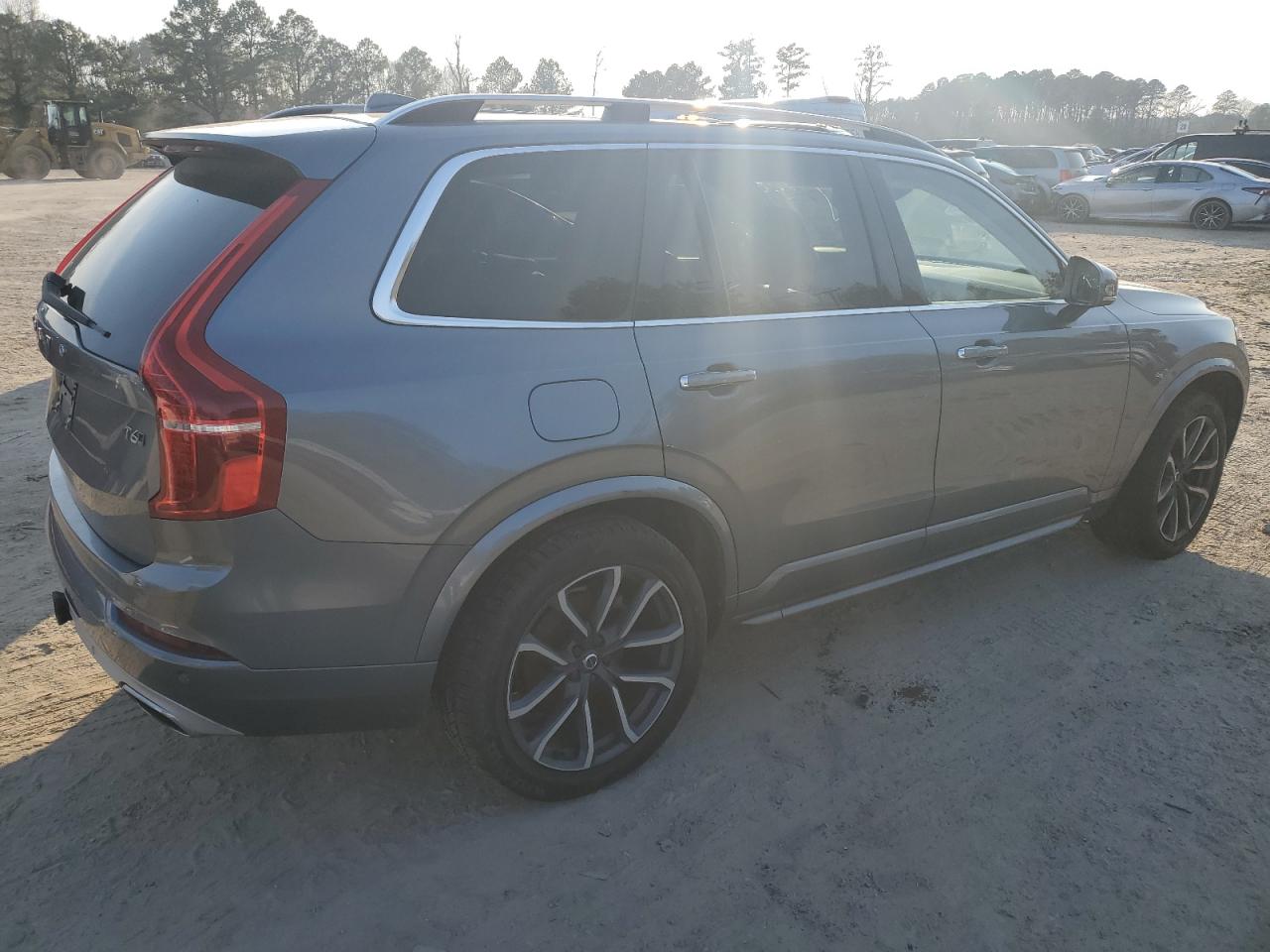 2016 Volvo XC90 VIN YV4A22PK5G1025463 Copart auction photo, minor dent/scratches damage thumbnail 3
