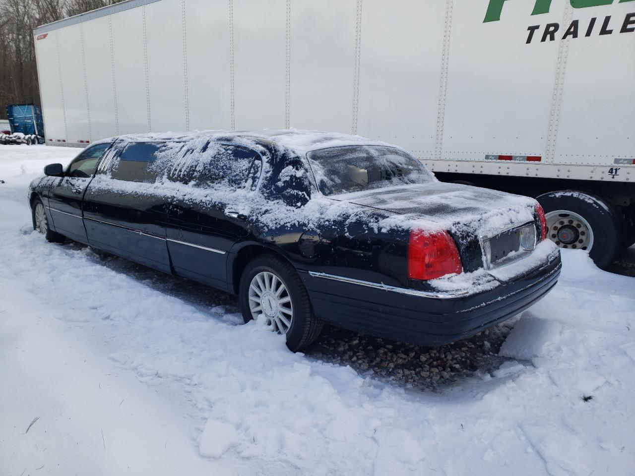2007 Lincoln Town Car VIN 1L1FM88W77Y635361 Copart auction photo, mechanical / side damage thumbnail 2