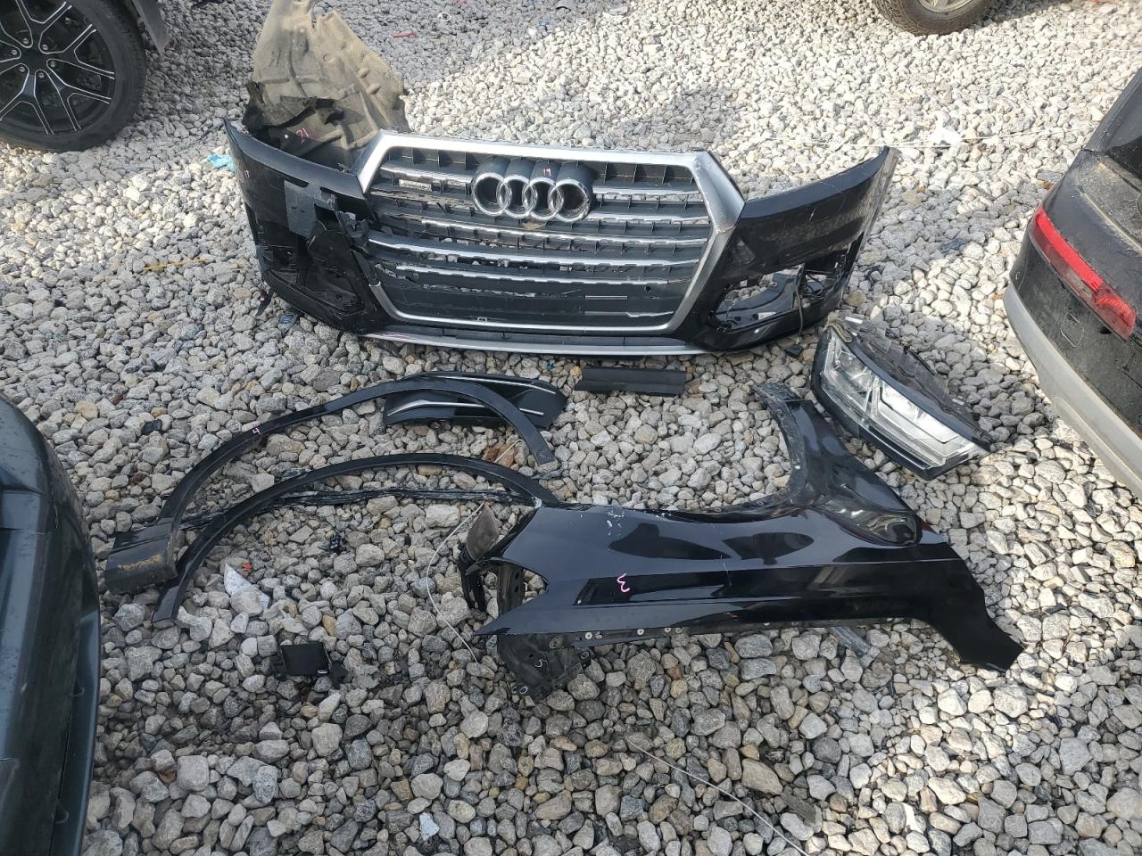 2017 Audi Q7 VIN WA1VAAF72HD029866 Copart auction photo, front end damage thumbnail 13