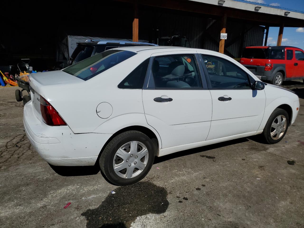 2005 Ford Focus VIN 1FAFP34NX5W155212 Copart auction photo, front end / hail damage thumbnail 3