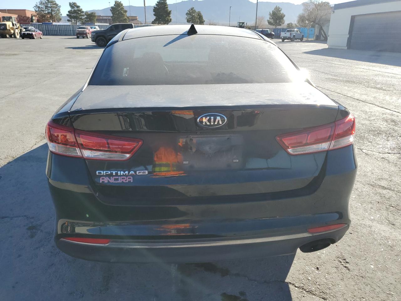 2017 KIA Optima VIN 5XXGT4L31HG133508 Copart auction photo, side / front end damage thumbnail 6
