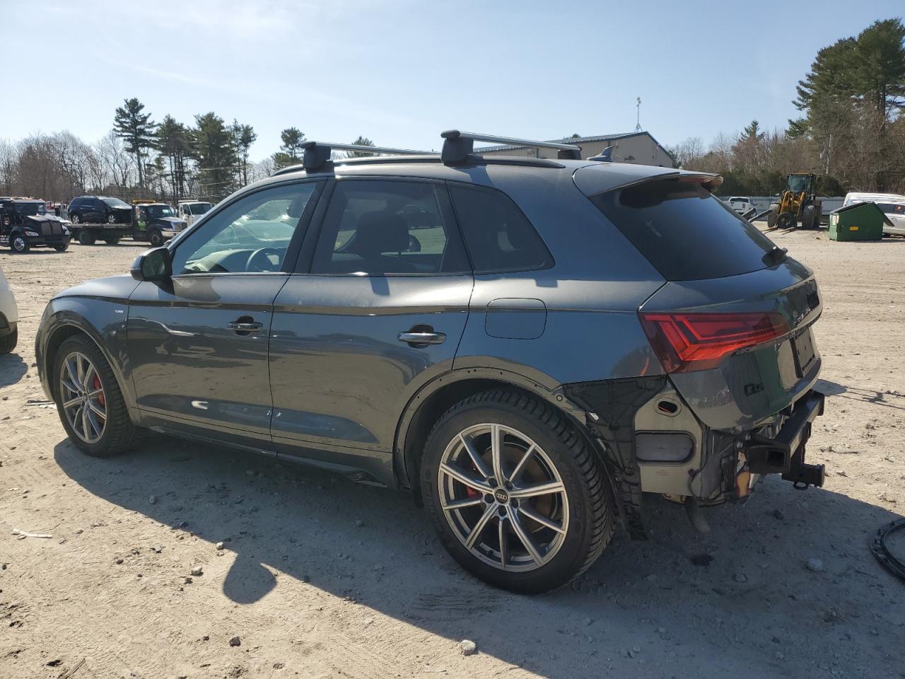 2024 Audi Q5 VIN WA1E2AFY0R2104938 Copart auction photo, rear end / minor dent/scratches damage thumbnail 2
