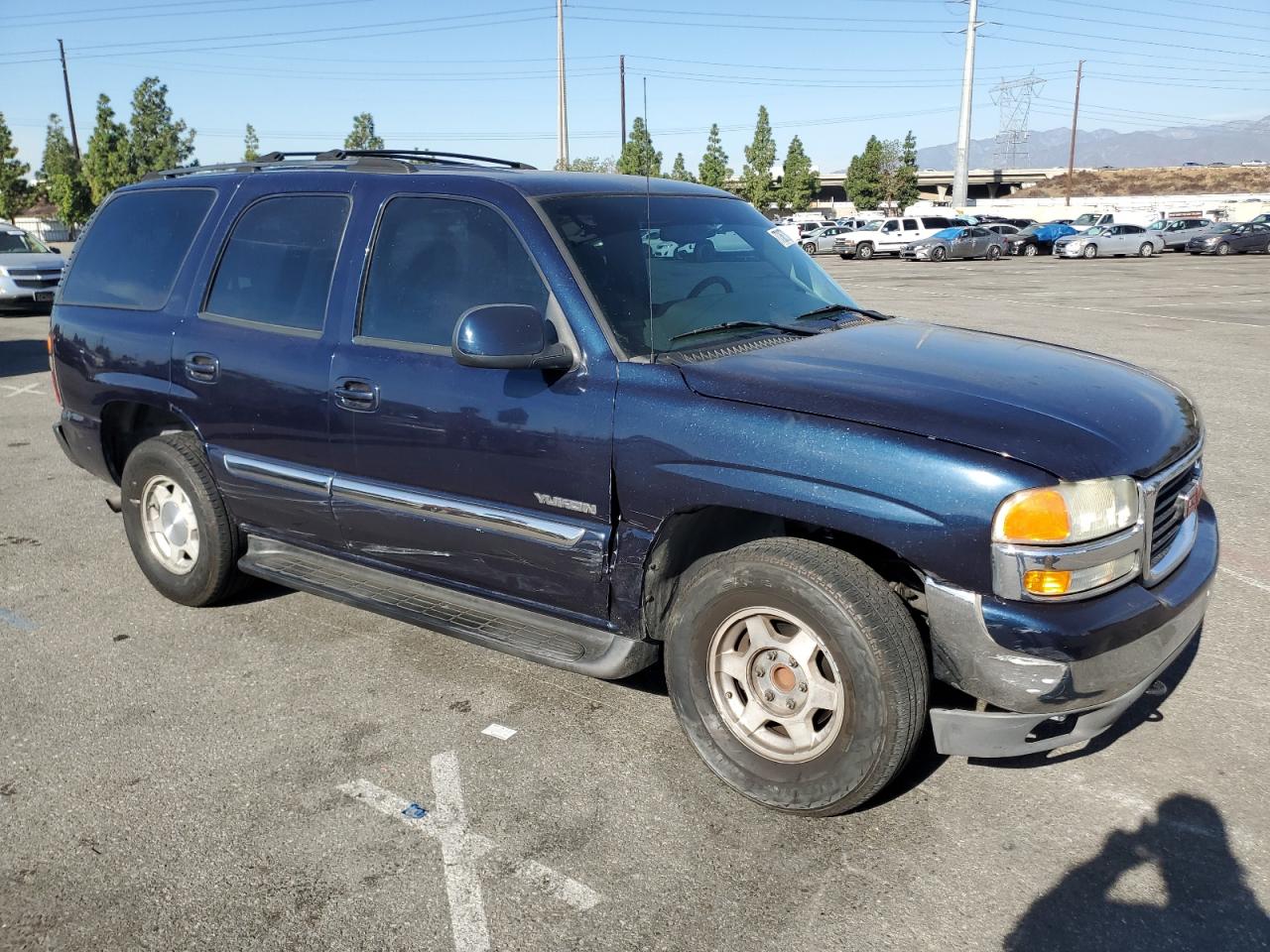 2004 GMC Yukon VIN 1GKEC13V84R179274 Copart auction photo, side damage thumbnail 4