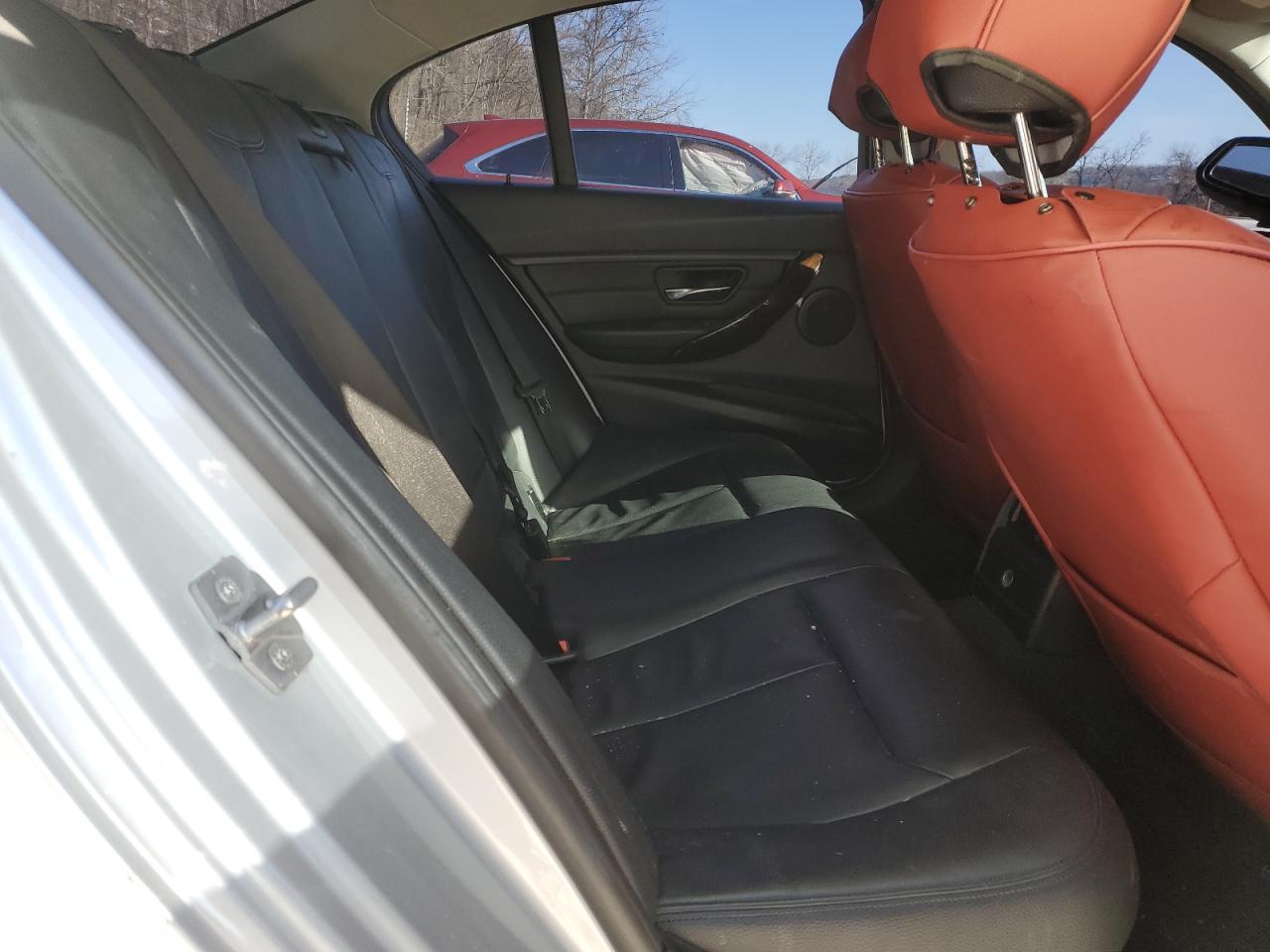2014 BMW 3er VIN WBA3C1C58EK107095 Copart auction photo, side / minor dent/scratches damage thumbnail 10