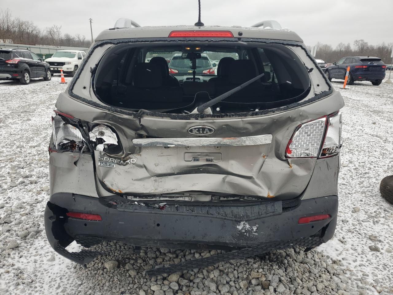 2013 KIA Sorento VIN 5XYKT3A62DG353313 Copart auction photo, rear end damage thumbnail 6