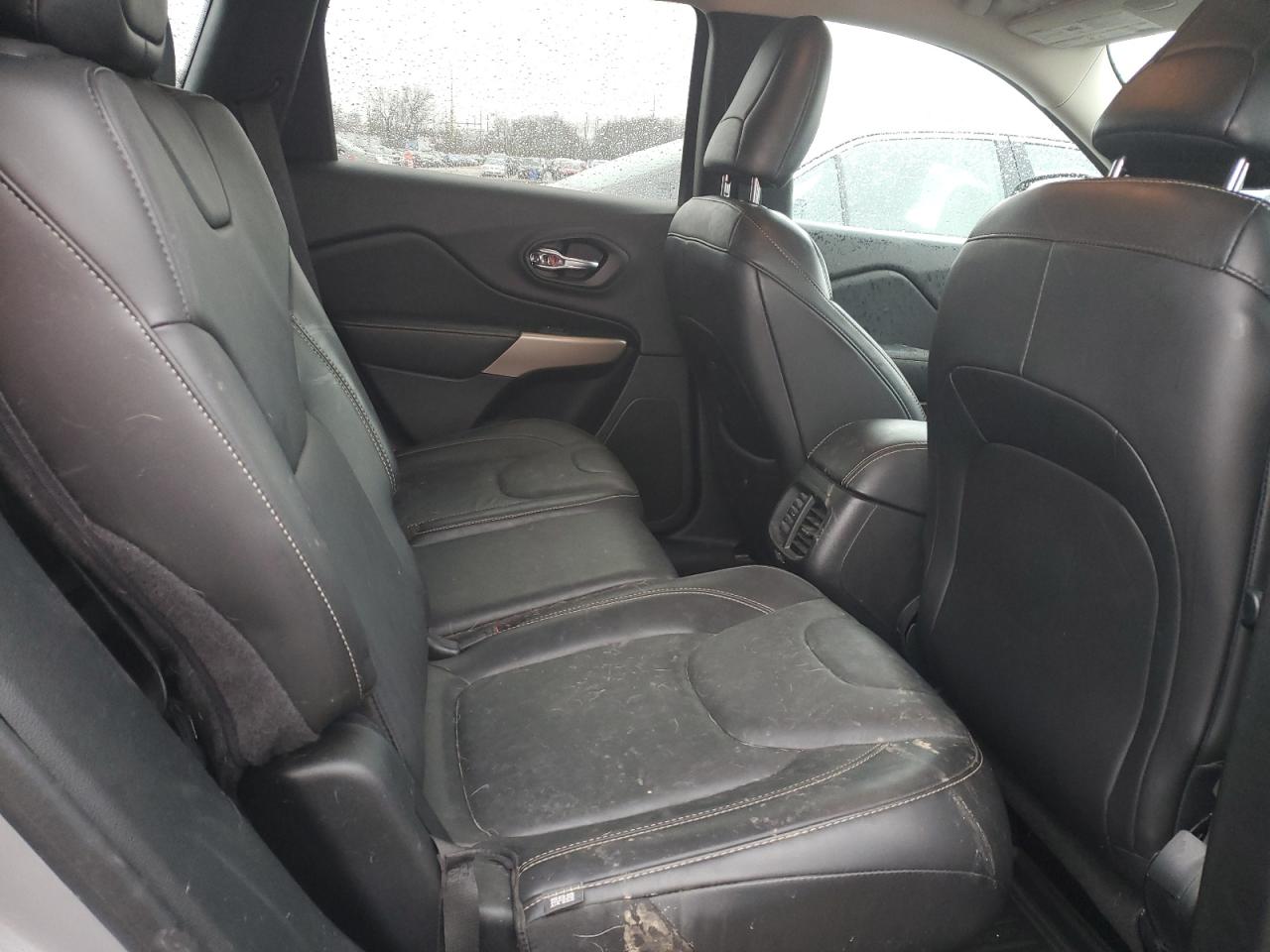 2018 Jeep Cherokee VIN 1C4PJMDX3JD569557 Copart auction photo, rear end damage thumbnail 11
