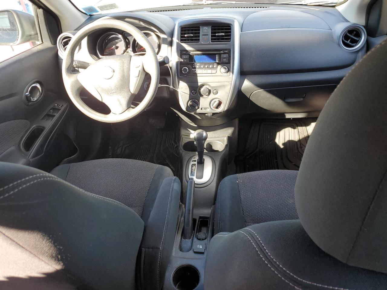 2016 Nissan Versa VIN 3N1CN7AP1GL843384 Copart auction photo, minor dent/scratches damage thumbnail 8