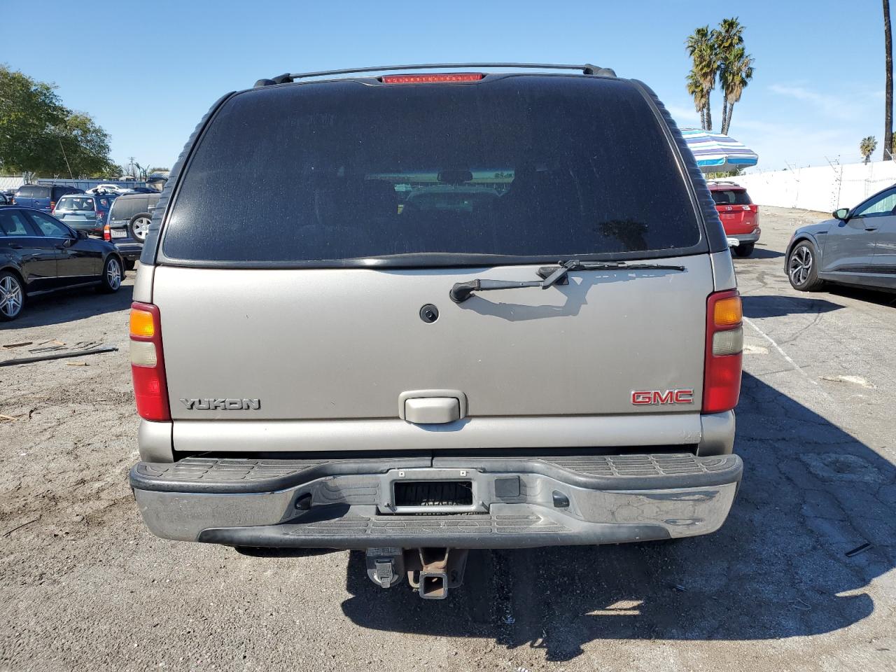 2003 GMC Yukon VIN 1GKEC13T93R217026 Copart auction photo, minor dent/scratches / minor dent/scratches damage thumbnail 6
