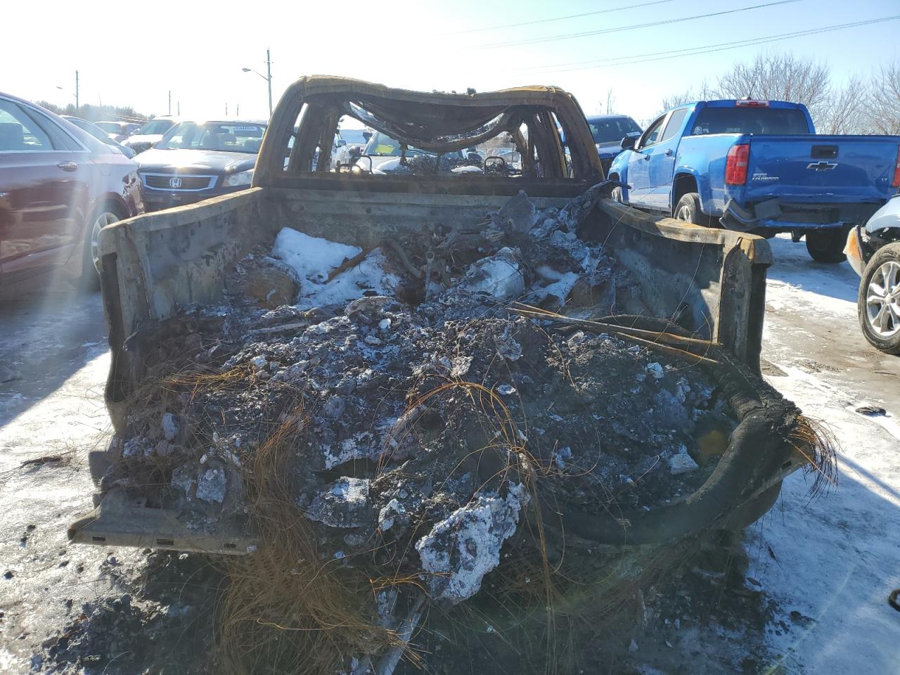 2019 Nissan Navara (Frontier) VIN 1N6AD0EV7KN758689 Copart auction photo, burn damage thumbnail 6