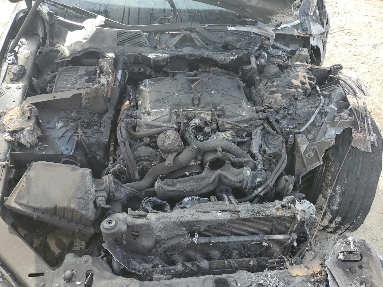 2015 Jaguar XJ VIN SAJWA2GZ3F8V83991 Copart auction photo, burn - engine / missing/altered vin damage thumbnail 11