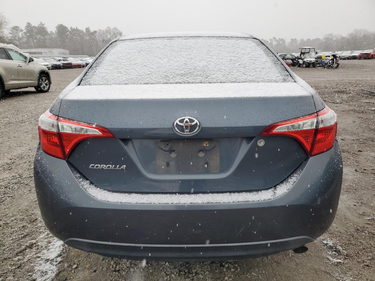 2015 Toyota Corolla VIN 2T1BURHE8FC323275 Copart auction photo, front end / side damage thumbnail 6