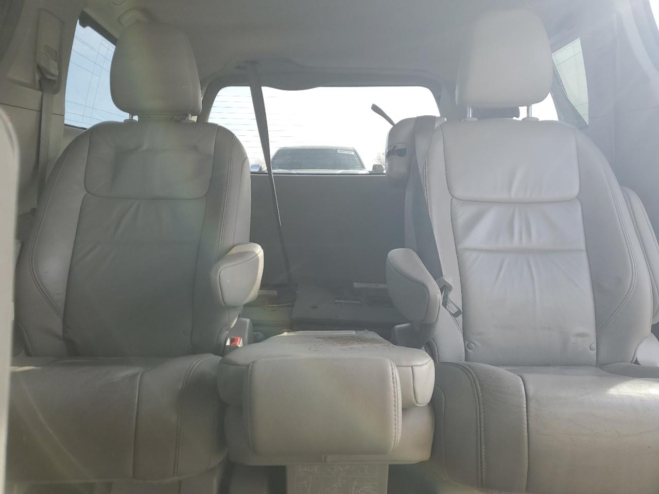 2016 Toyota Sienna VIN 5TDYK3DC2GS719776 Copart auction photo, front end / side damage thumbnail 10