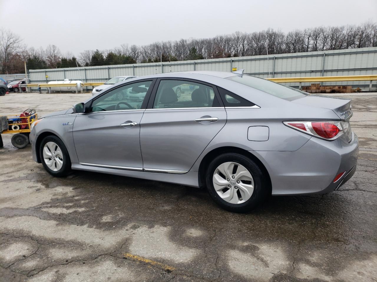 2015 Hyundai Sonata VIN KMHEC4A42FA131595 Copart auction photo, front end / side damage thumbnail 2
