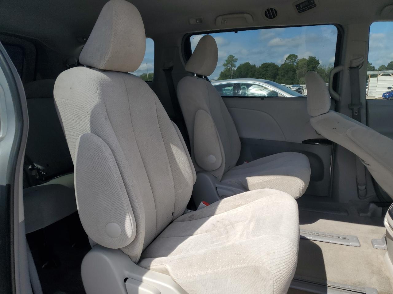2013 Toyota Sienna VIN 5TDJK3DC9DS066652 Copart auction photo, front end damage thumbnail 11